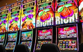 n52 app Mobile APP တွင် Live Casino ဂိမ်းများ ကစားနေသော မြန်မာ့ကစားသမား